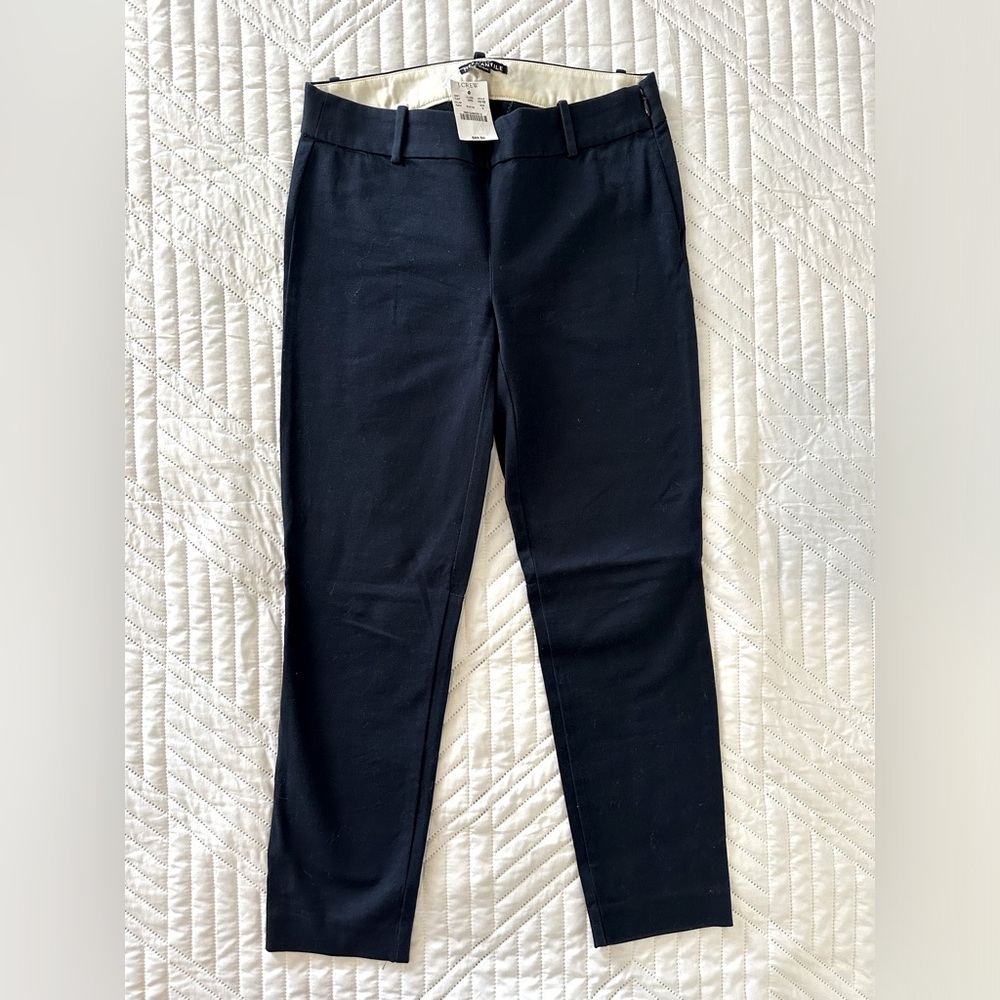 J.Crew women’s NWT dress pants. Flat front with zipper. Size 0.